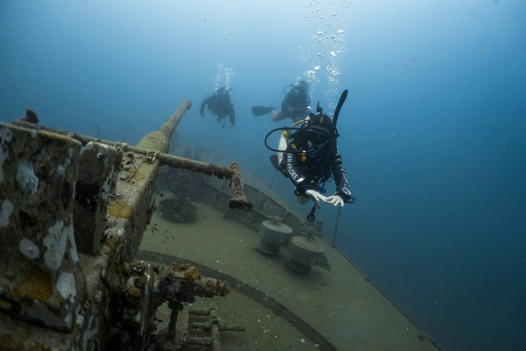 Advanced Open Water Diver practicing deep and navigation dives as part of skill progression in Koh Tao.